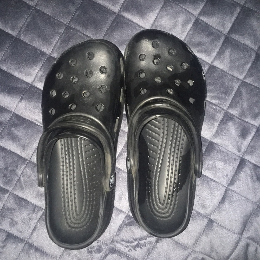 Black crocs